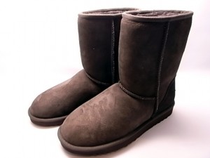 UGG CLASSIC SHORT