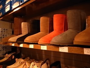 UGG CLASSIC SHORT
