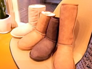 UGG