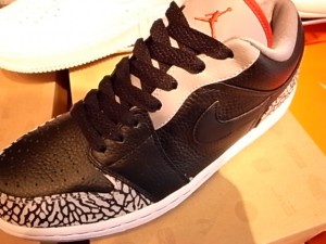 NIKE AIR JORDAN1 PHAT LOW 338145-062 NIKE AIR JORDAN1 PHAT LOW 338145-062